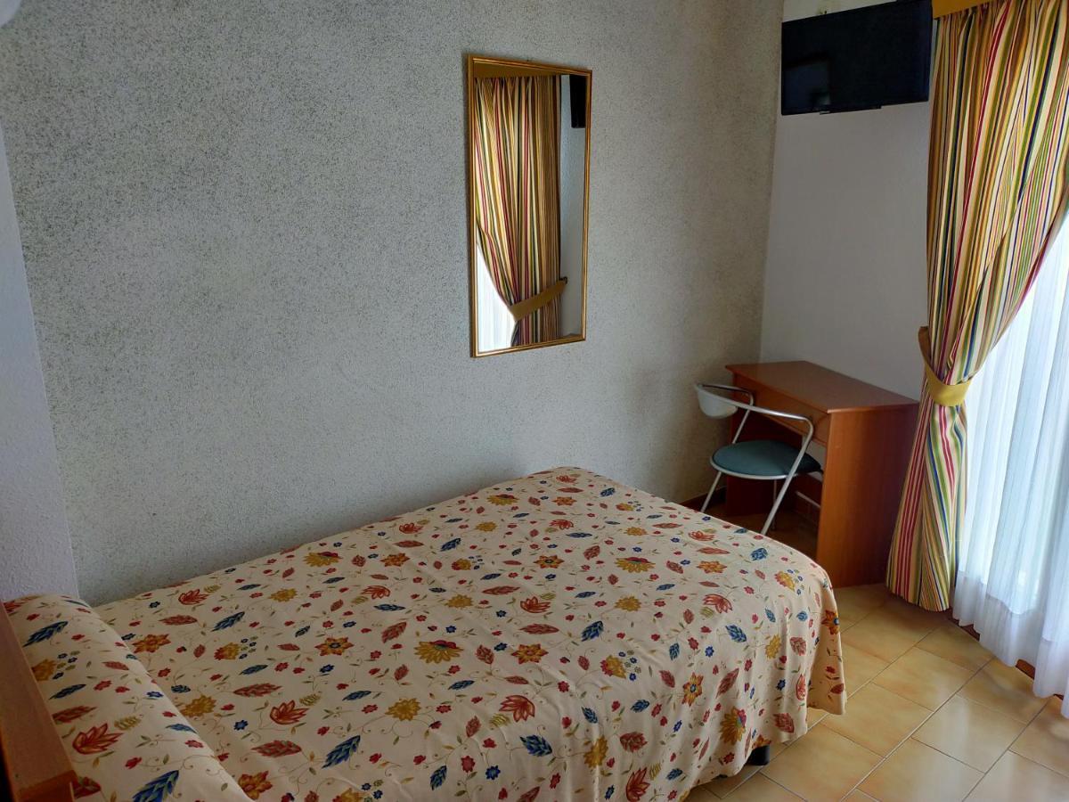 Hostal Casa Pepe Tauste Esterno foto